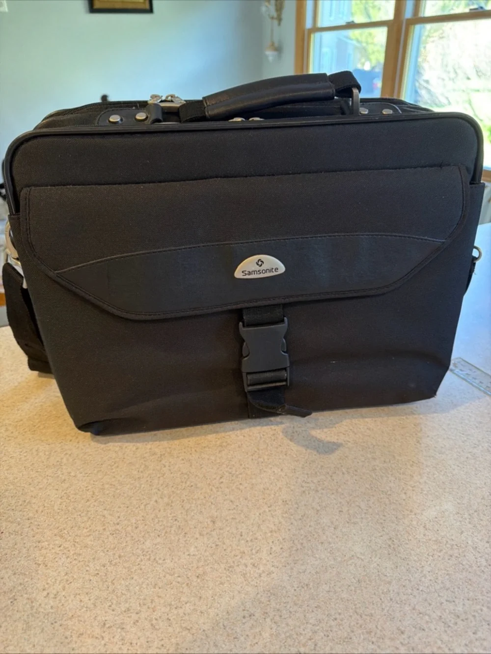 Samsonite Black briefcase Laptop Bag with adjustable shoulder straps canvas